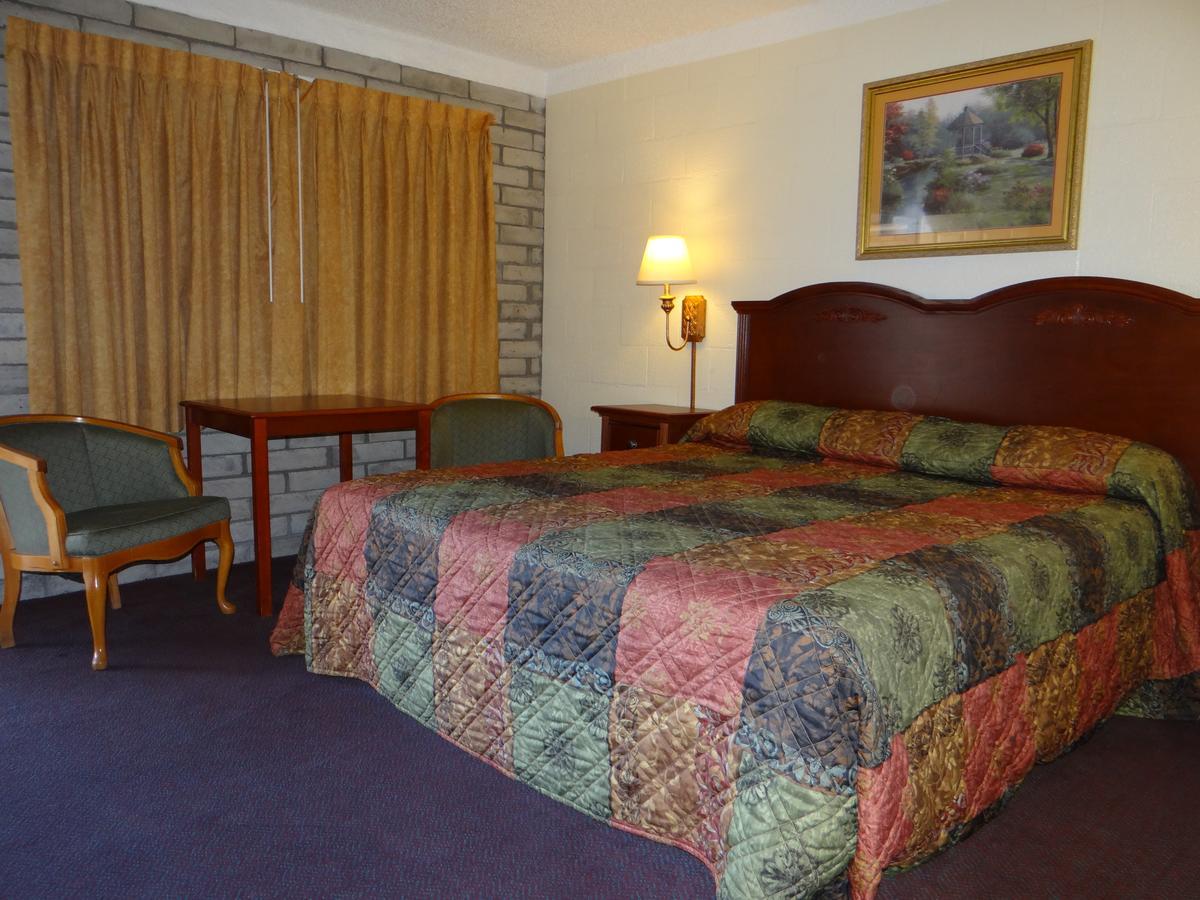 Economy Inn Корнинг Екстериор снимка