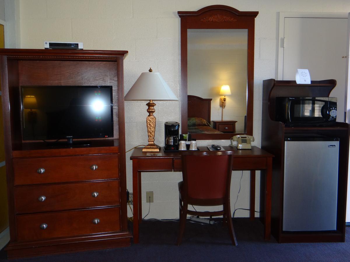 Economy Inn Корнинг Екстериор снимка