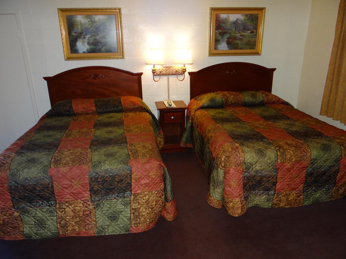 Economy Inn Корнинг Екстериор снимка