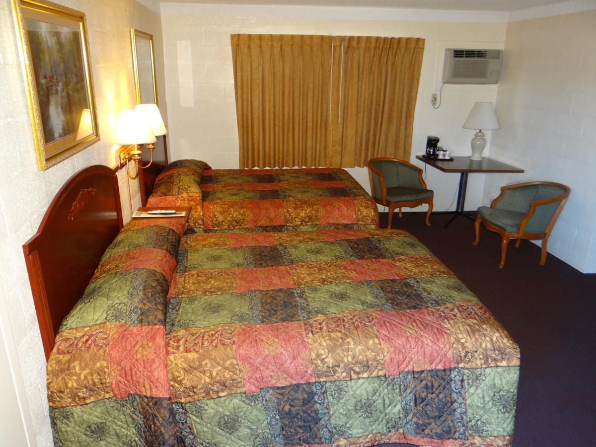 Economy Inn Корнинг Екстериор снимка